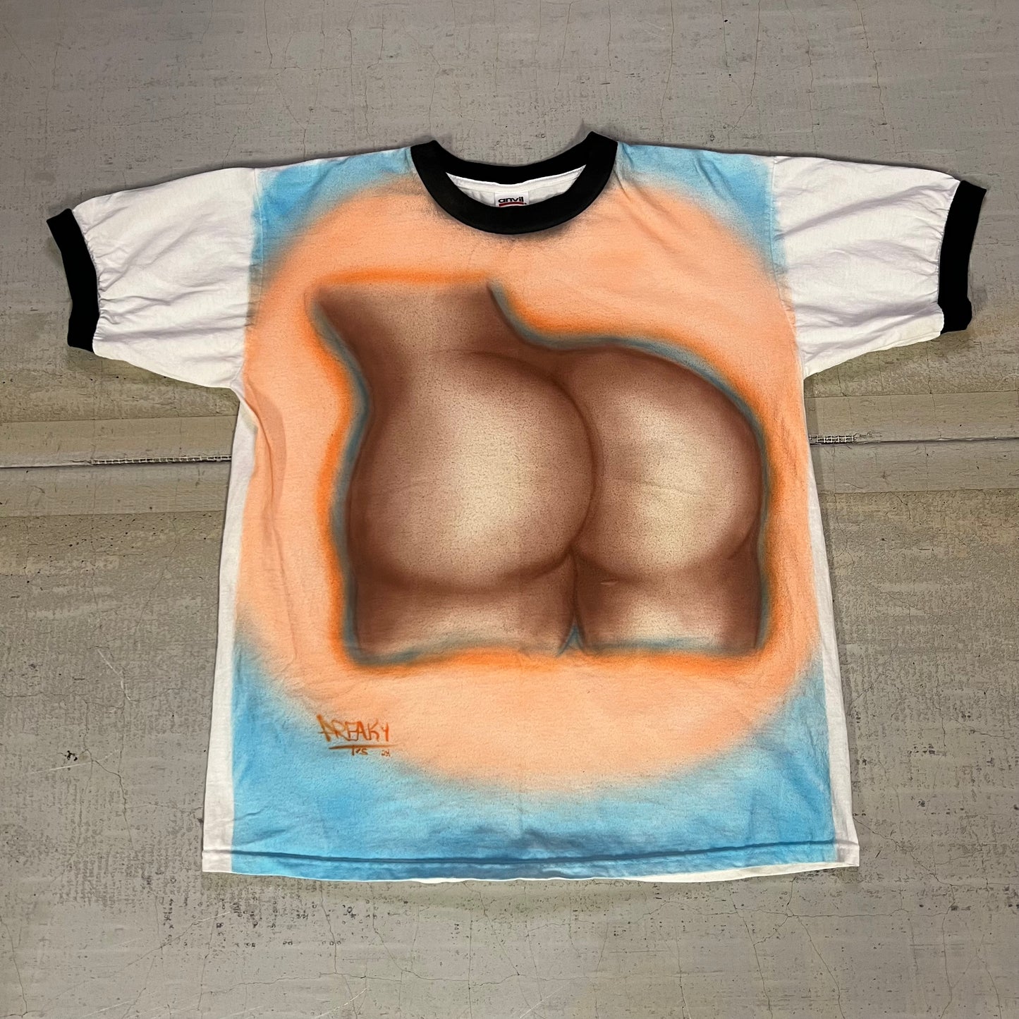 Ringer Booty tee (L)